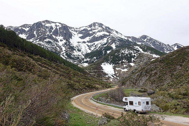 5 Tips and Tricks for Winter RV Camping 1