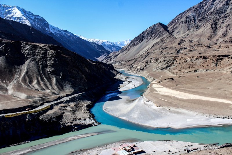 Qui coule de la rivière Zanskar en Inde 158546869639479