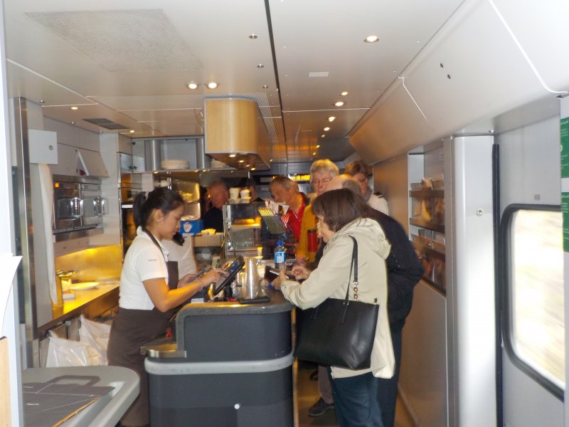 Bergenbanen passengers ordering their food and beverages