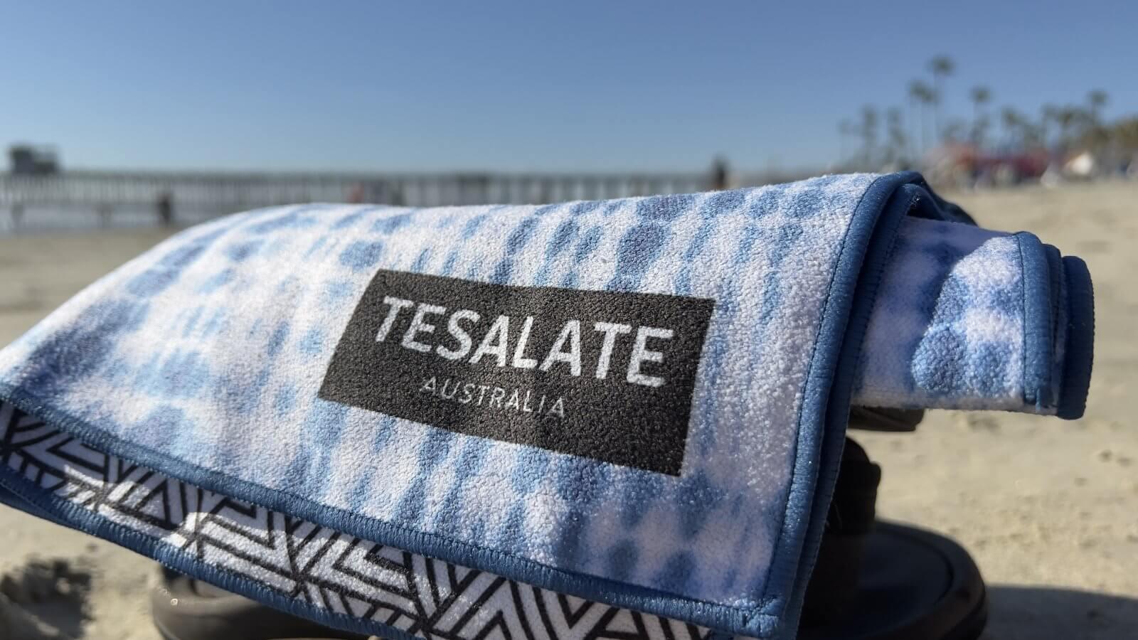 Tesalate sand free beach towel