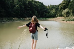 Nature benefits women. The connection between women and nature